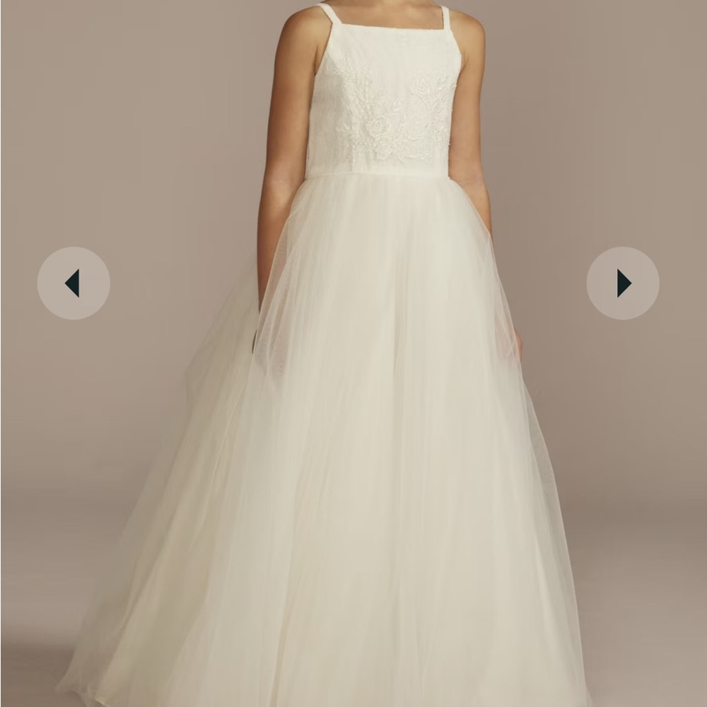 DB STUDIO
Beaded Lace and Tulle Flower Girl Ball Gown Dress
STYLE# WG1470